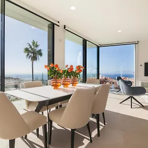 Villa 200m² New B With Private, Heated Pool And Amazing Ocean View., Costa Adeje (Tenerife)
